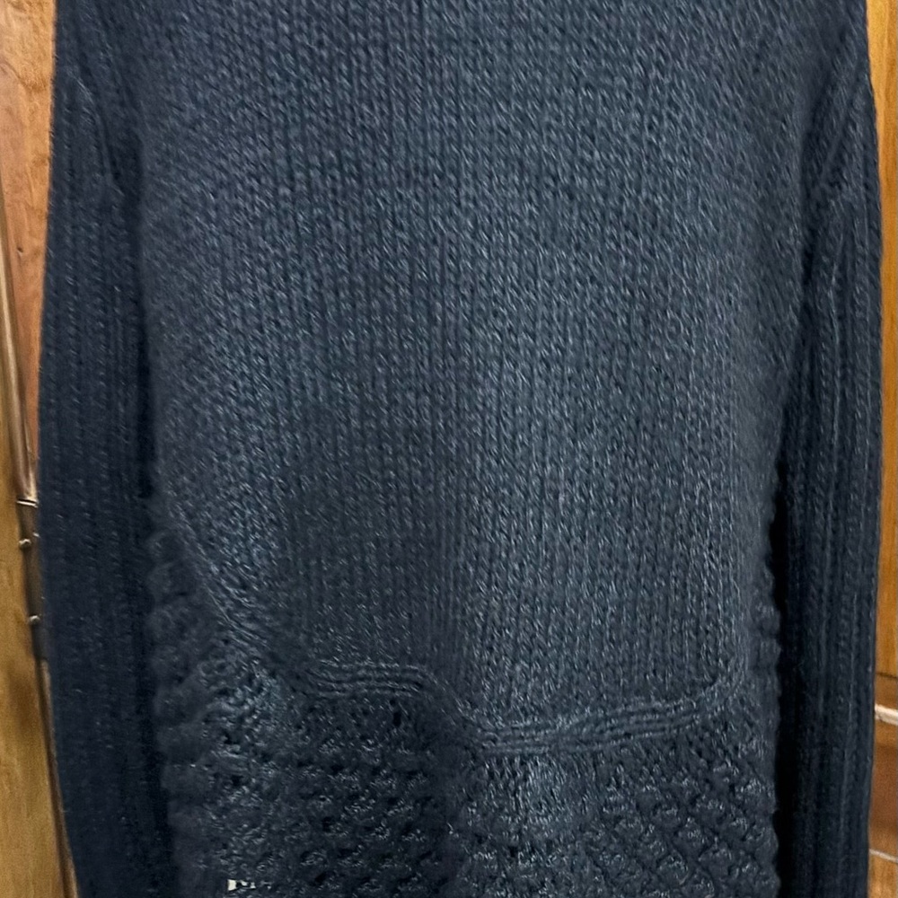 Romeo and Juliet Couture Sweater Size Large - Picture 3 of 8